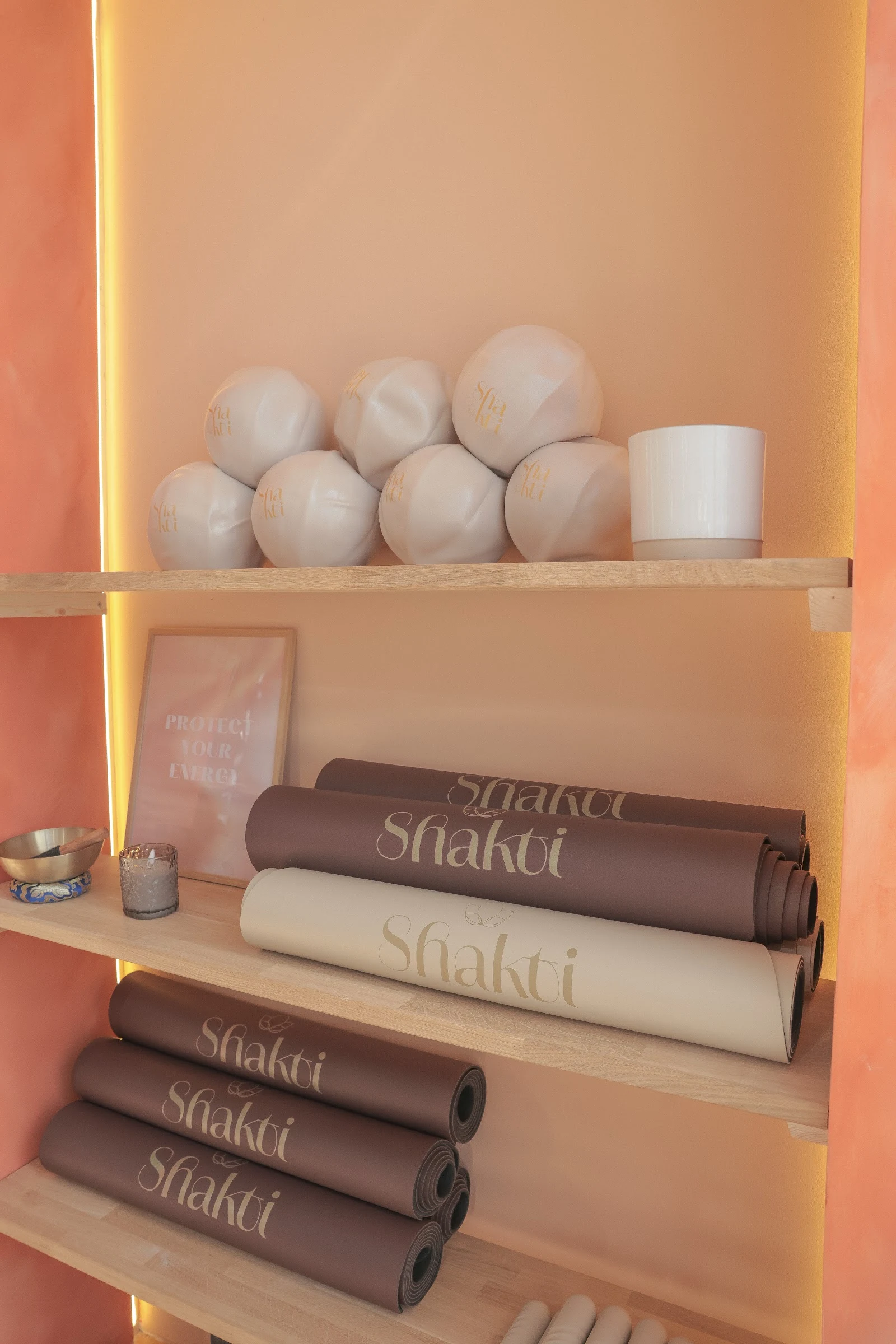 Shakti Matten und Accessoires im Studio