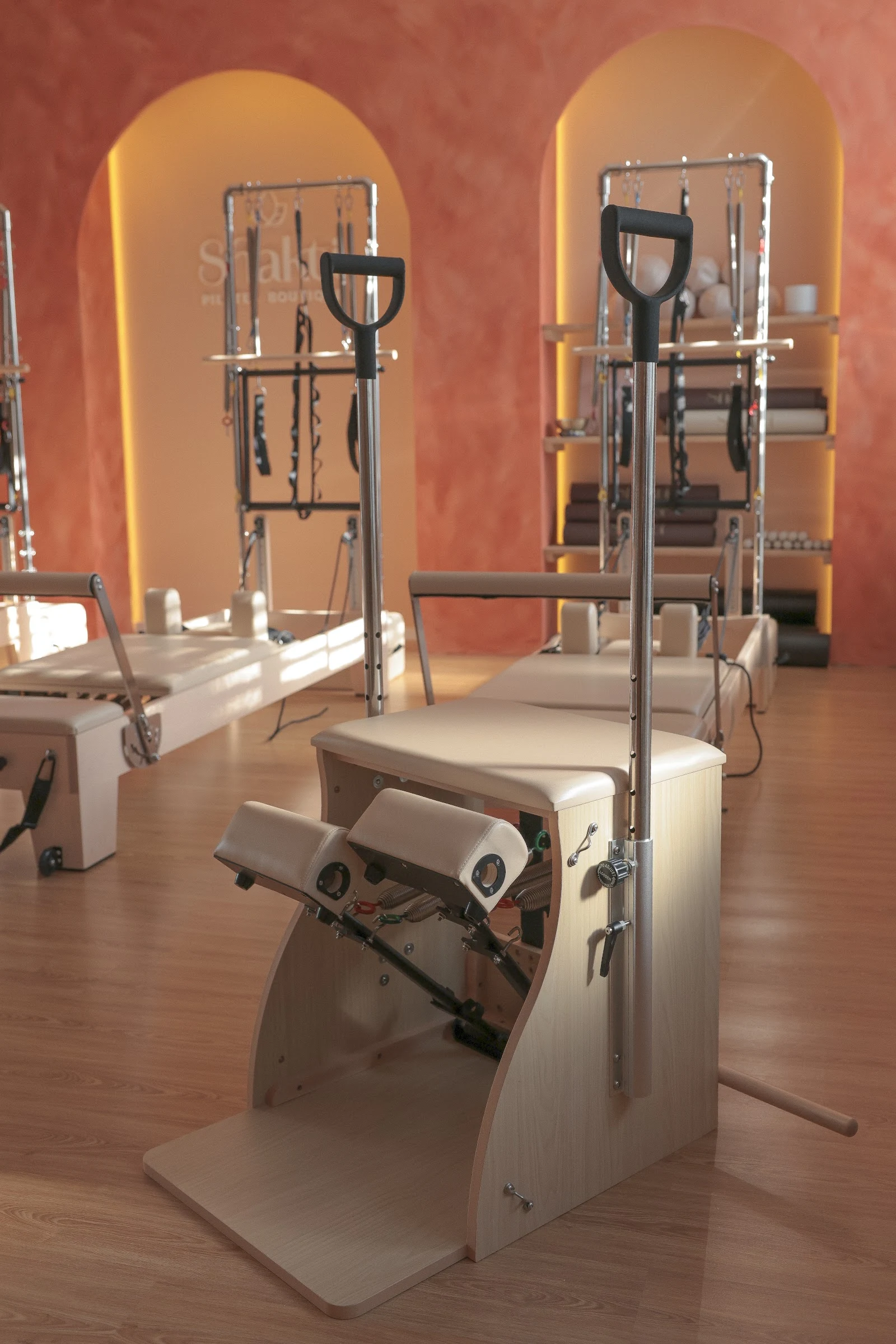 Reformer im lichtdurchfluteten Shakti Studio